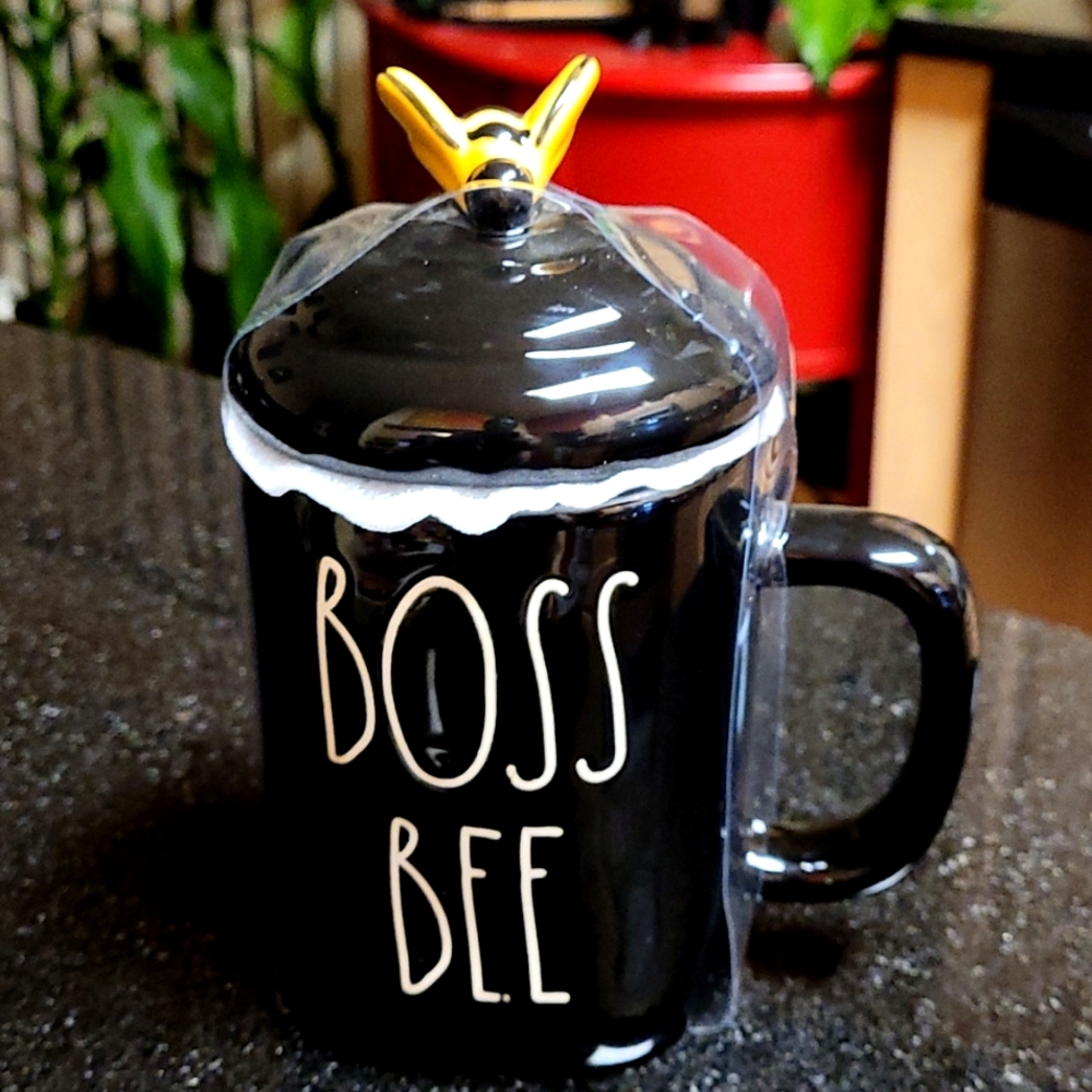 Rae Dunn Boss Bee Mug w/Lid